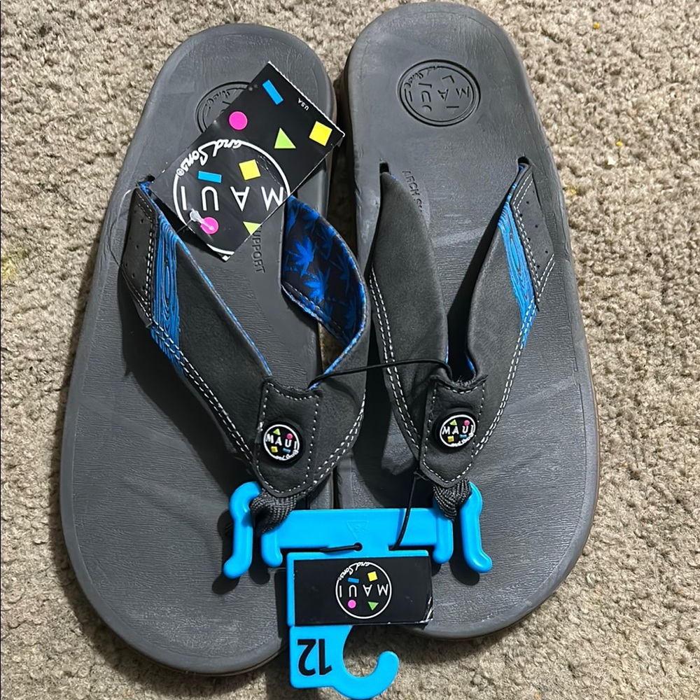 Maui and Sons Charcoal Flip Flops with Blue Highlights